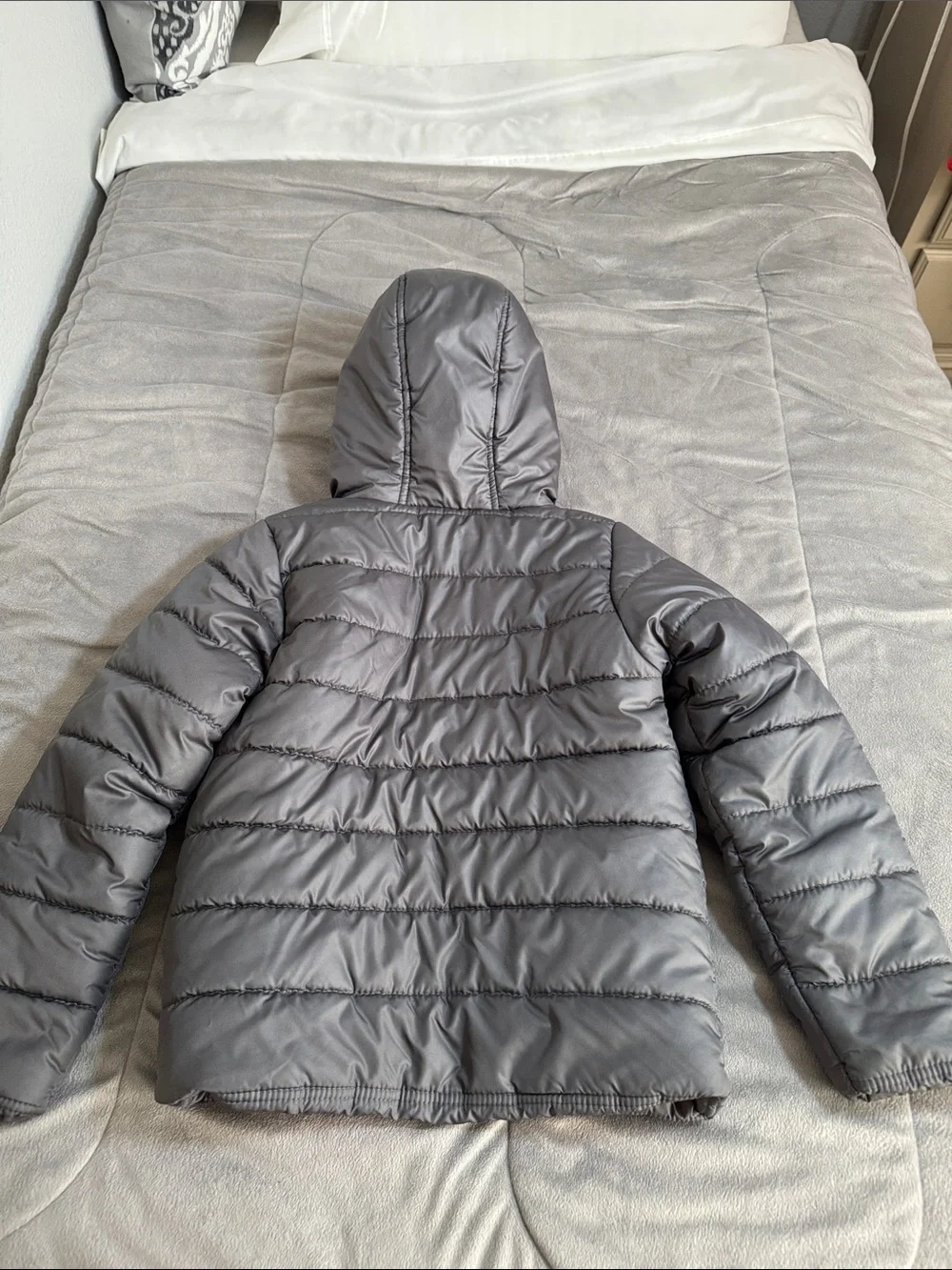 Body Glove boys Gray Puffer Jacket with White Logo Sz 10